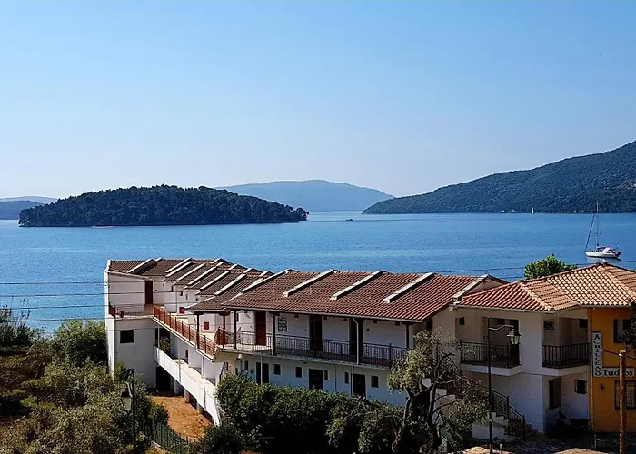 Perigiali Апартаменты Нидри